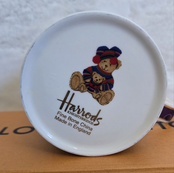 Harrods Fine Bone China Mug - Picture 2 of 6